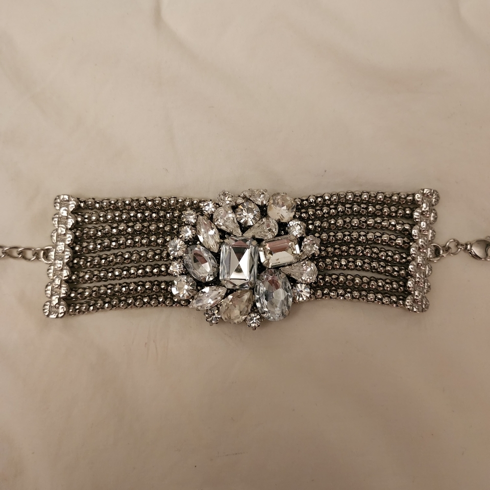 COSTUME JEWELRY BRACELET